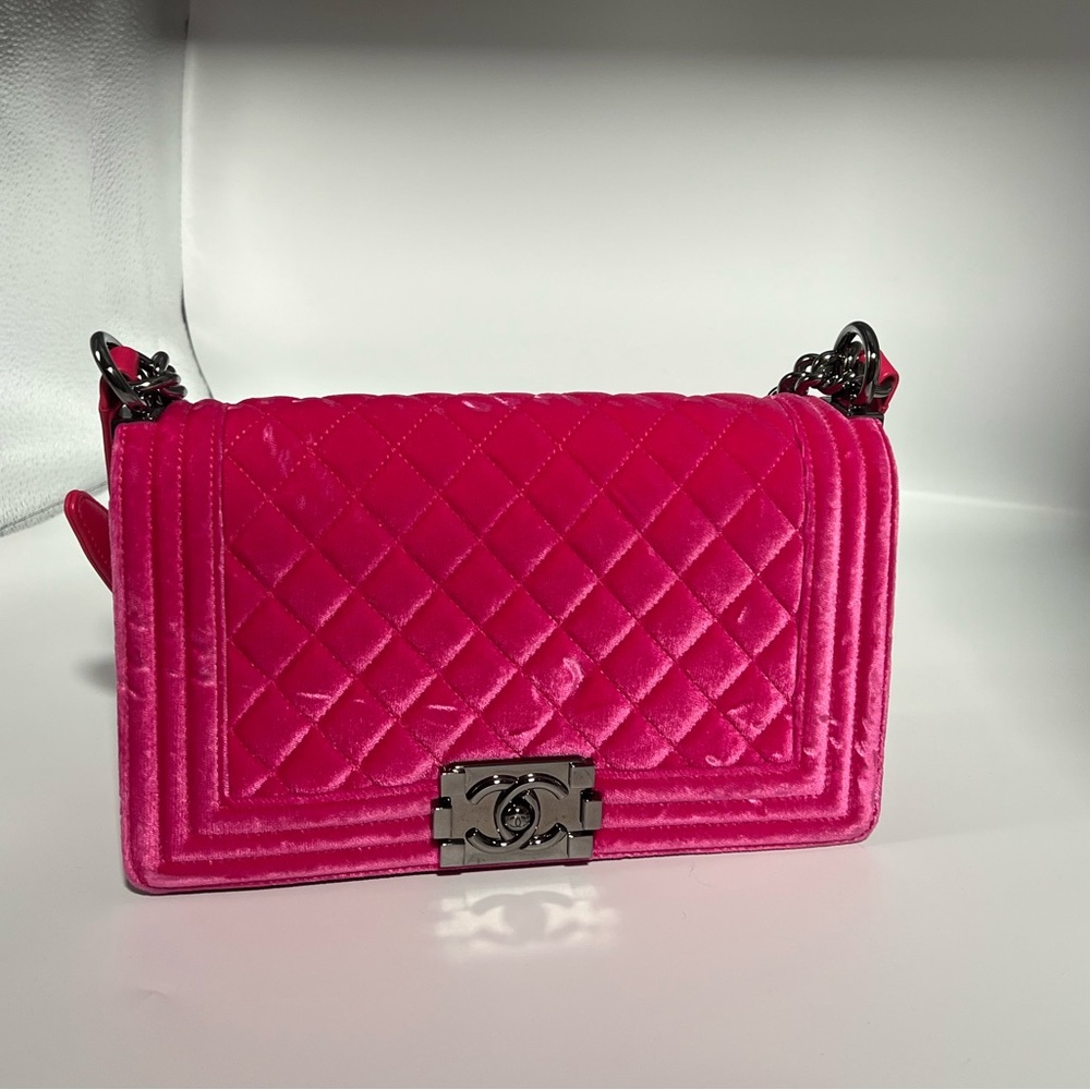 Chanel Fuchsia Pink Velvet Boy Bag 💗